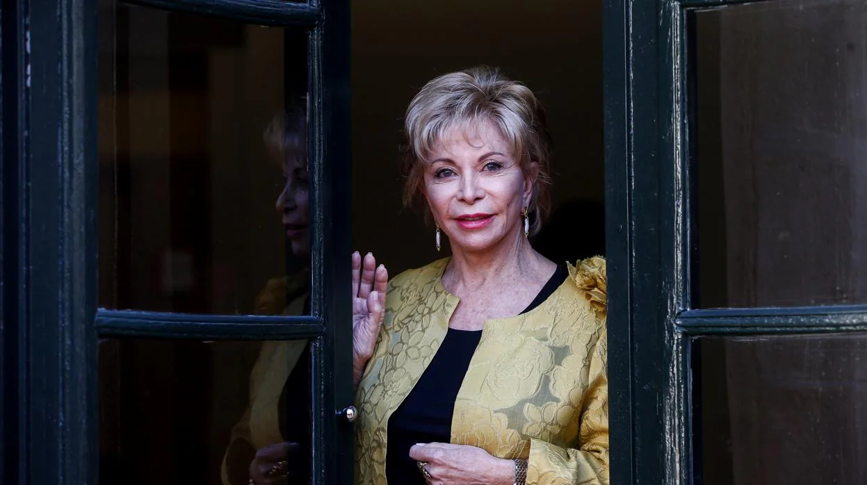 La escritora Isabel Allende