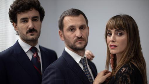 Irene Arcos, Raúl Arévalo y Miki Esparbé