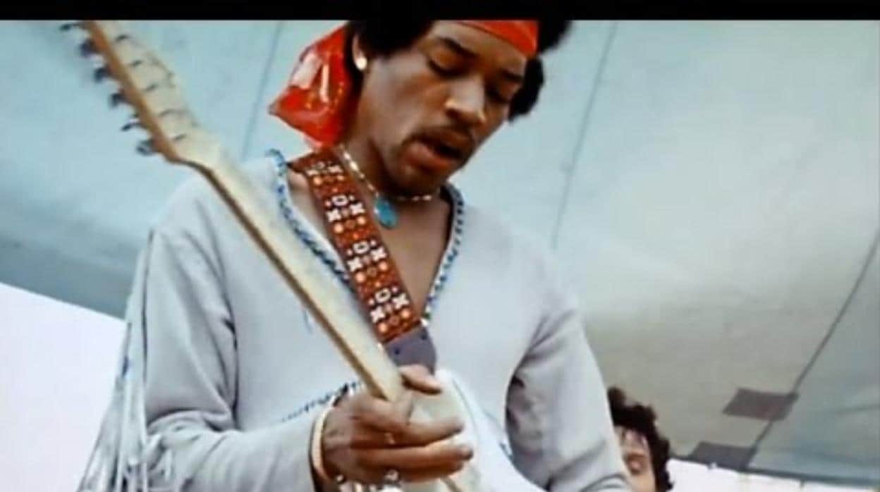 Hendrix, con la Stratocaster que usó en Woodstock