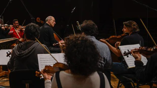 Dos discos celebran la excelencia y versatilidad de la Orquesta Barroca Sevilla