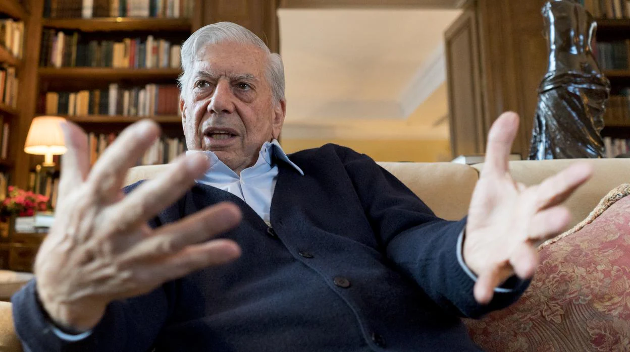 Mario Vargas Llosa, retratado en 2018