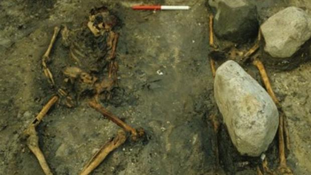 Un nuevo hallazgo reescribe el misterioso entierro vikingo de Gerdrup tras 40 años