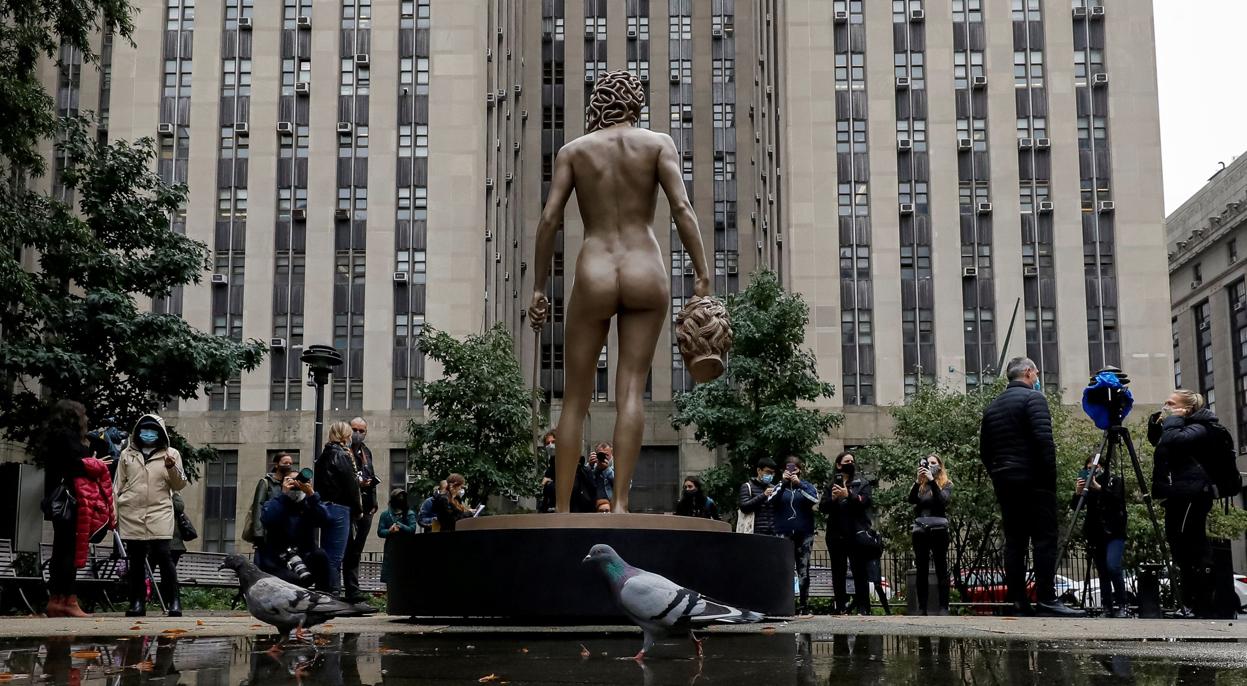 «Medusa con la cabeza de Perseo», de Luciano Garbati, frente al Tribunal Penal de Nueva York