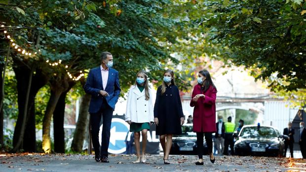 Los Reyes, la Princesa y la Infanta Sofía llegan a Asturias