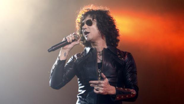 Bunbury anuncia por sorpresa nuevo disco, «Curso de levitación intensivo», sólo cinco meses después del anterior