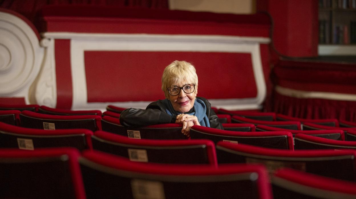 Concha Velasco, en el patio de butacas del Teatro Reina Victoria, donde se representa «La habitación de María»