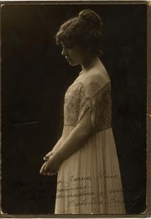 Fotografía de Catalina Bárcena (1920), con dedicatoria manuscrita: «Para Federico García Lorca recuerdo cariñoso de su admiradora y amiga Catalina Bárcena»