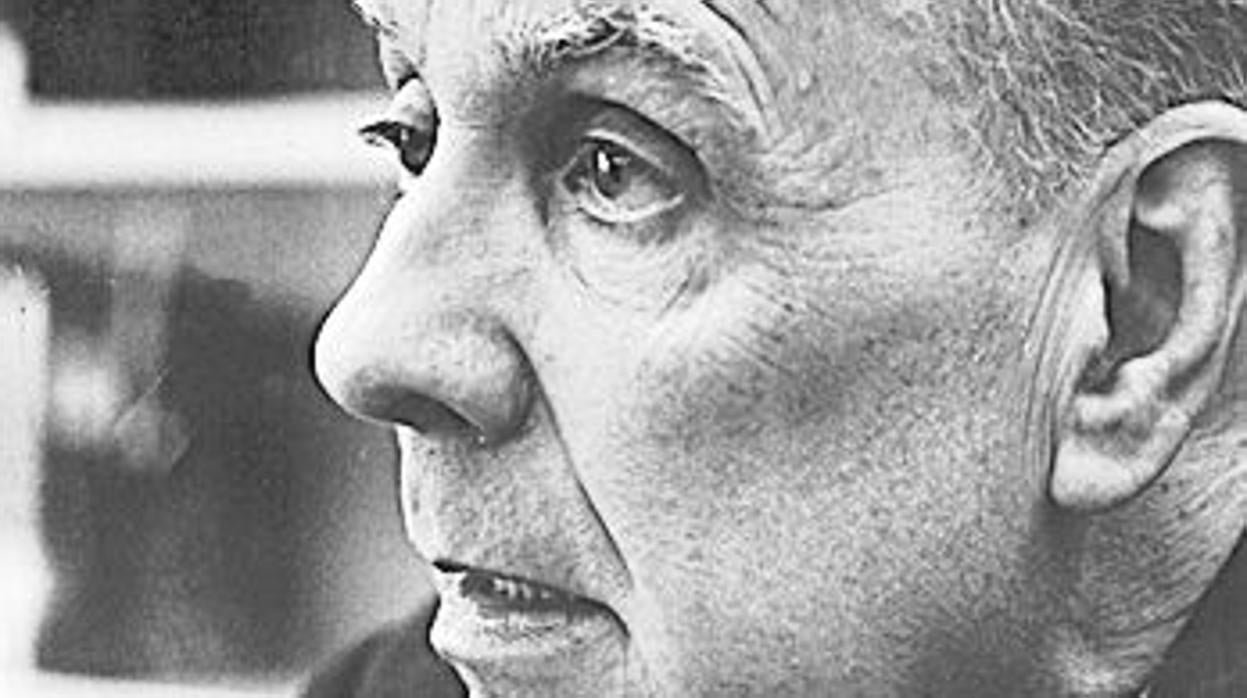 La viuda de Borges encuentra un texto inédito del autor argentino escrito siete meses antes de morir