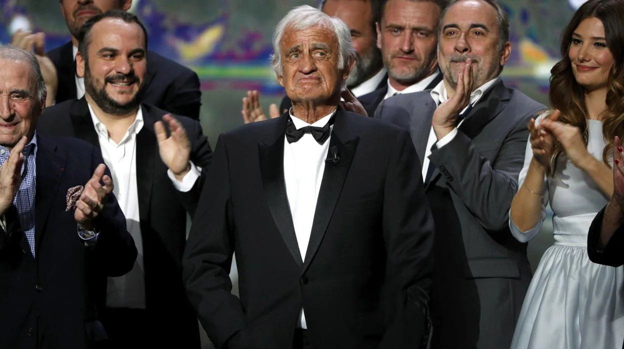 Jean-Paul Belmondo, en 2017, emocionado tras recibir el Cesar honorífico