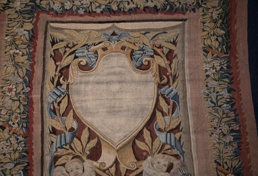Los escudos en los tapices de la serie de Felipe II quedaron vacíos
