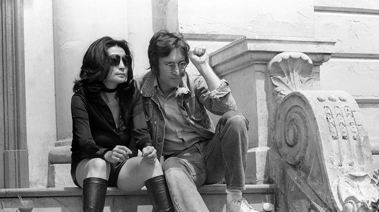 John Lennon y Yoko Ono, fotografiados en Cannes en 1971