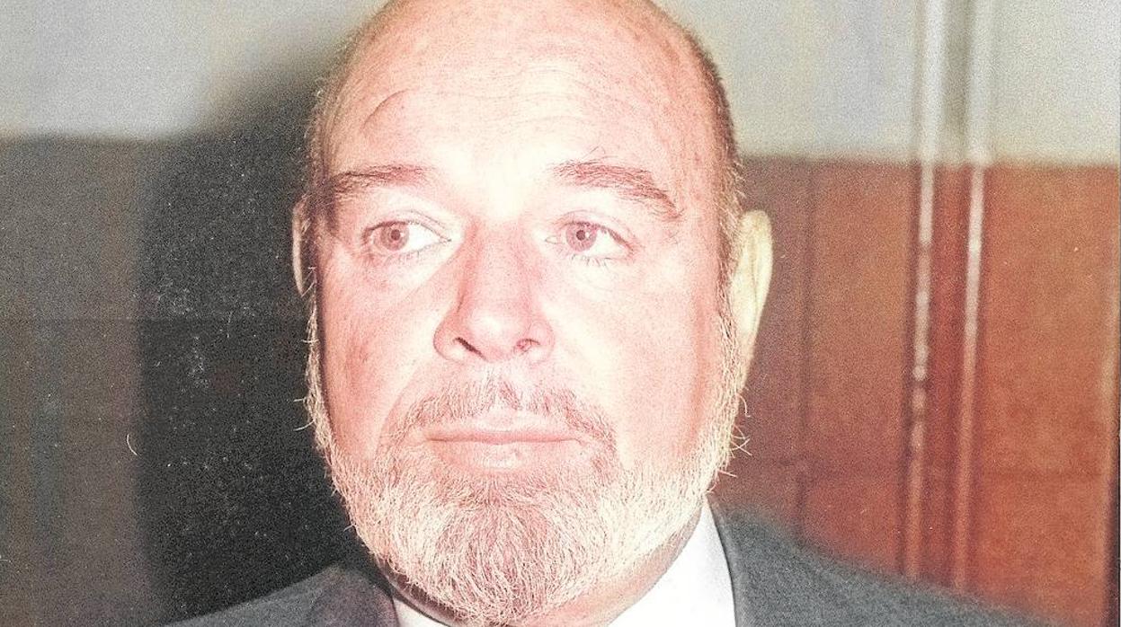 El escritor Jaime Gil de Biedma