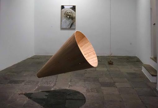 Pieza de Dalila Gonçalves en la galería Rafael Ortiz