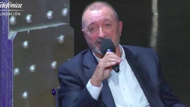 Pérez-Reverte frente a la Inteligencia Artificial: «Es una aventura interesante, por las posibilidades que tiene»