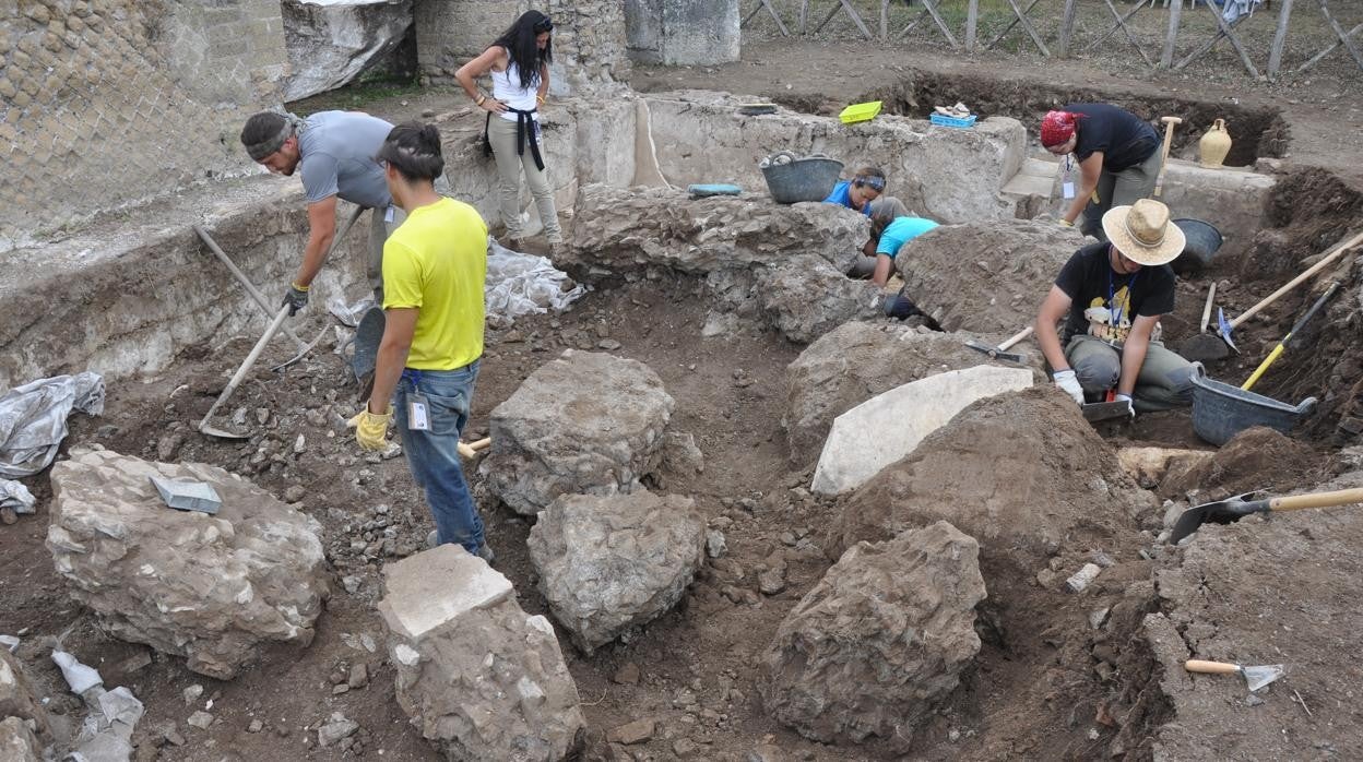 Proceso de excavación del triclinio acuático de Villa Adriana