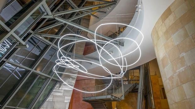 El Guggenheim de Bilbao instala durante tres años una icónica obra de Lucio Fontana en su atrio