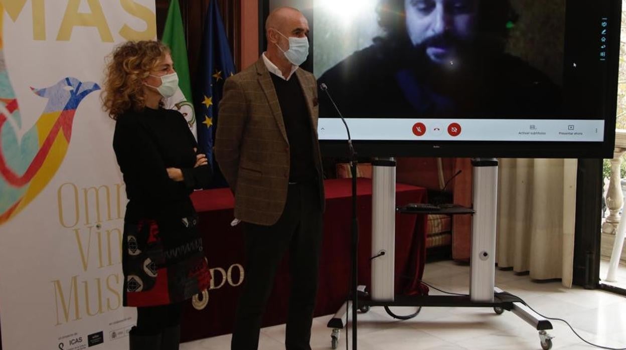 Isabel Ojeda, Antonio Muñoz y Fahmi Alqhai (en vía telemática) durante la presentación del FeMÀS