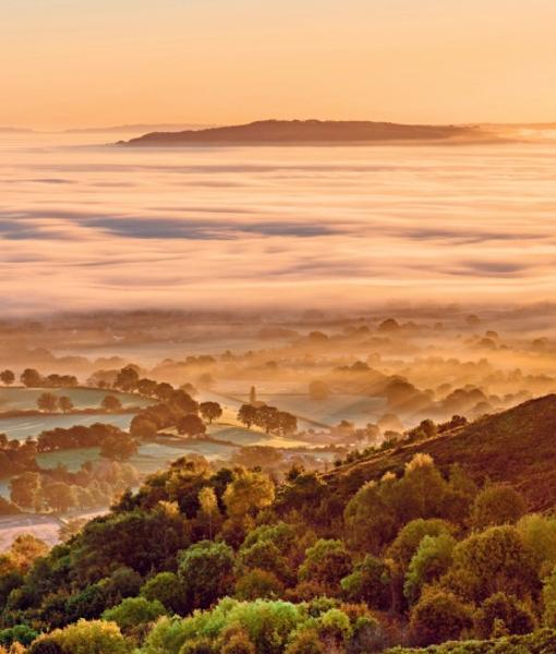 Vista panorámica de las colinas de Malvern, el tipo de paisaje verde del que el autor se enamoró cuando llegó a Inglaterra a los tres años/