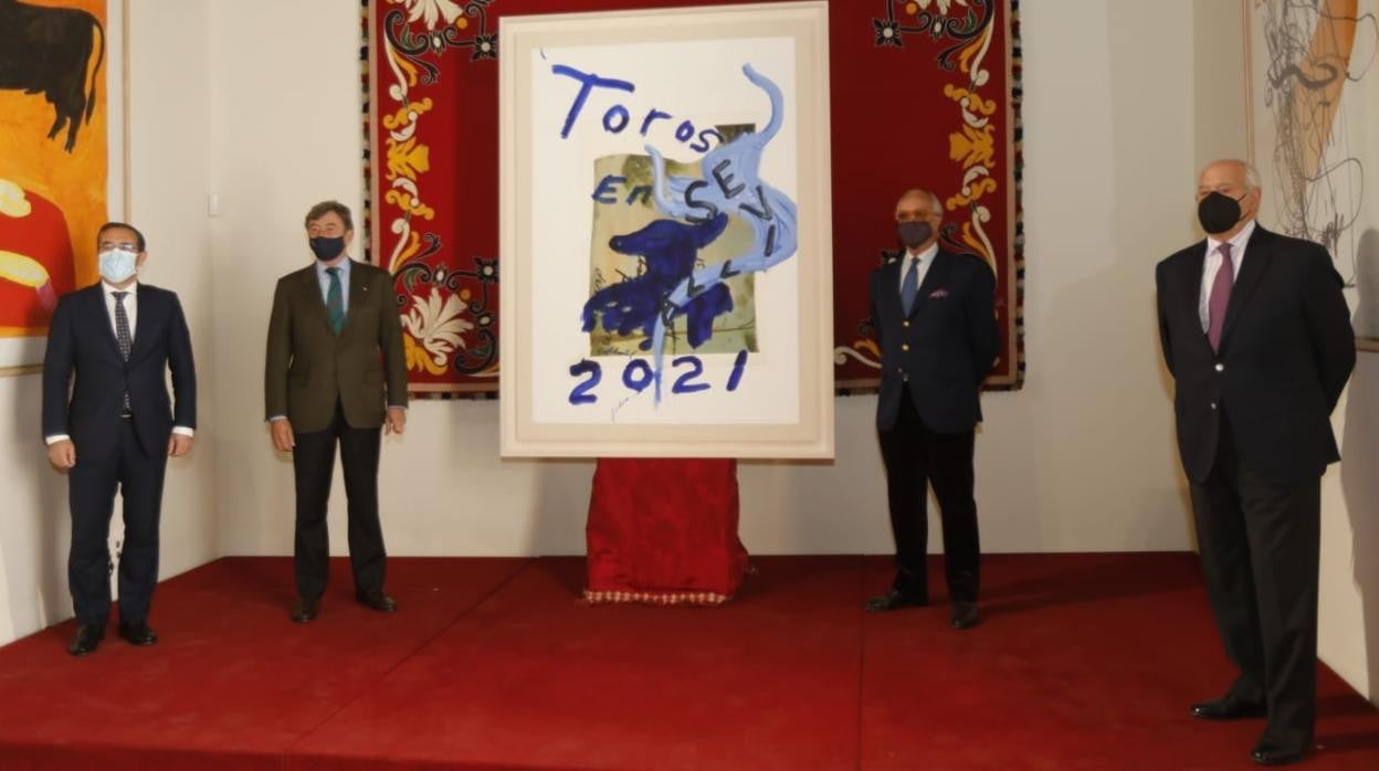 Miguel Briones, Santiago de León y Domecq, Pepe Cobos y Ramón Valencia, durante la presentación del cartel pictórico