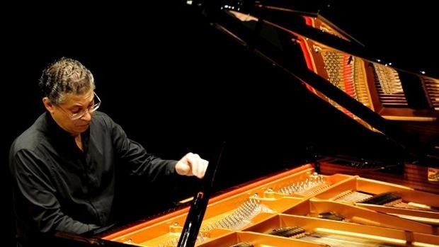 Pablo González y Leonel Morales se unen a la Sinfónica de Sevilla para interpretar a Brahms