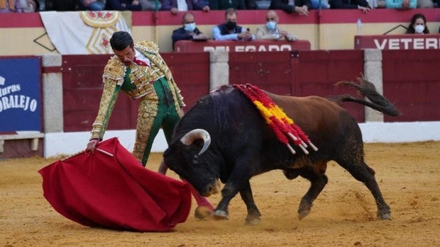 Sábado de gloria de Emilio de Justo y ‘Andorrano’ en Almendralejo