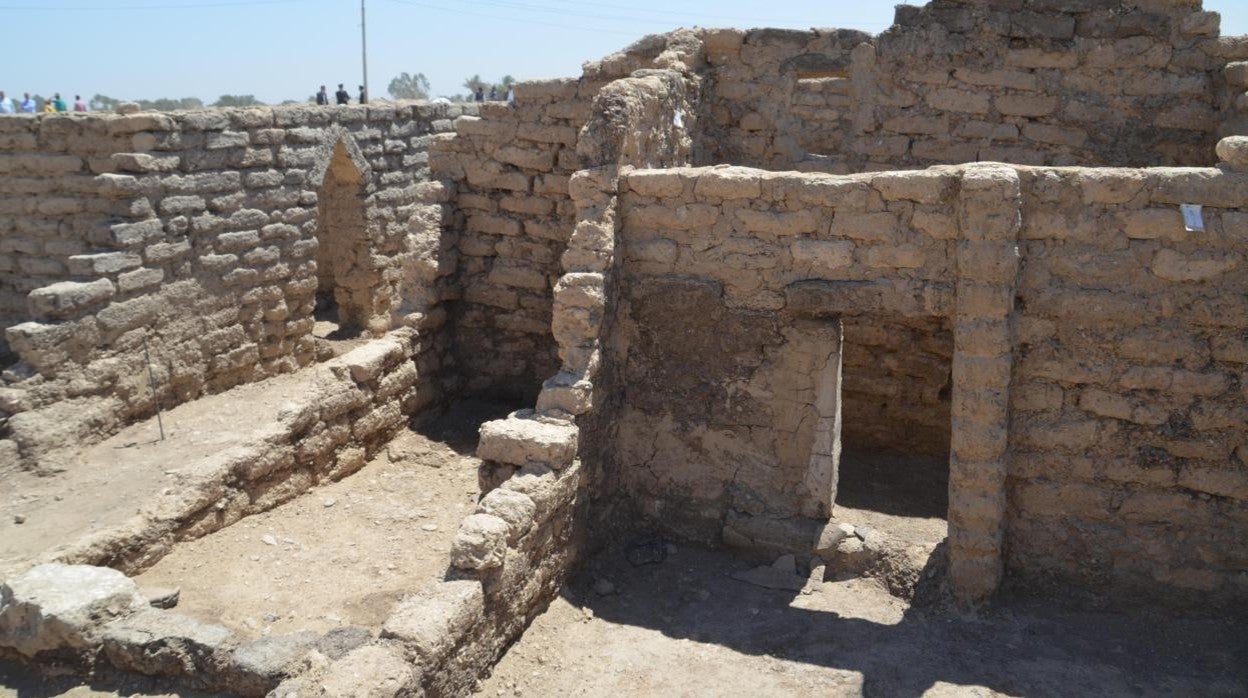 Primera visita a la &#039;Ciudad Perdida&#039; de Luxor y su conexión con la paternidad de Tutankamón