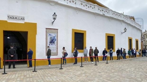 Las horas decisivas de la Feria de Abril: un informe técnico avala el 50% de aforo en la Maestranza