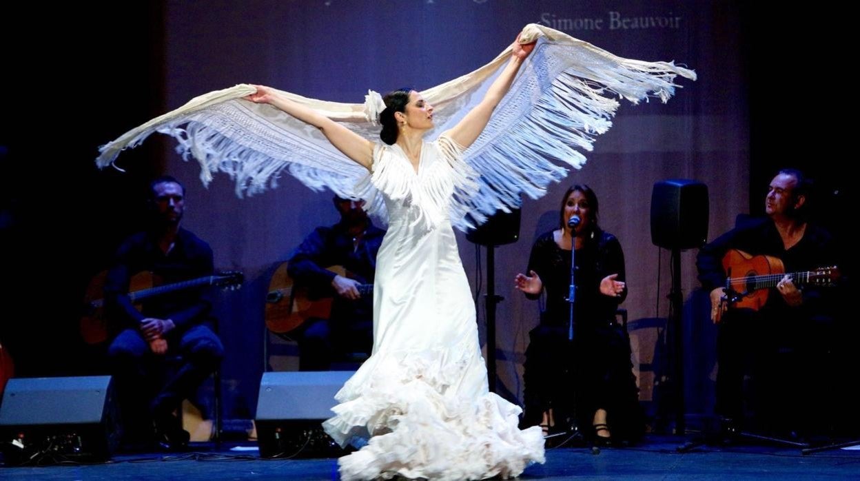 Actuación de Pilar Astola en los Jueves Flamencos de la Fundación Cajasol