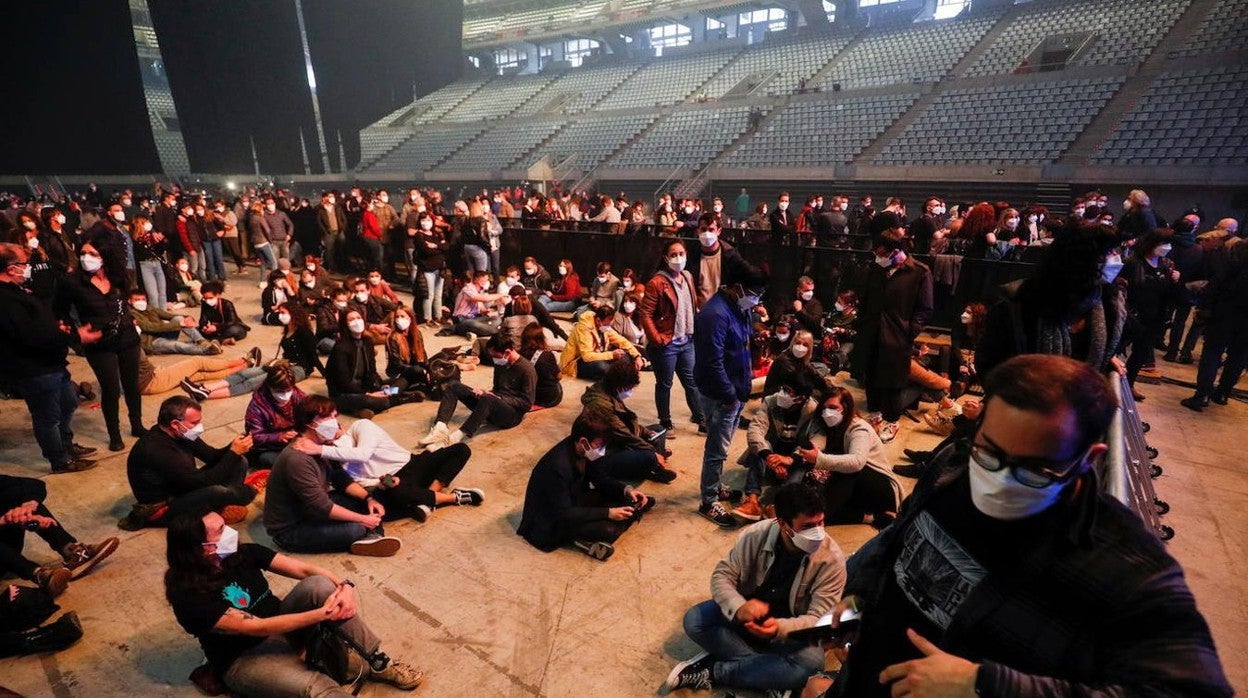 Imagen de los prolegómenos del concierto piloto de Love of Lesbian