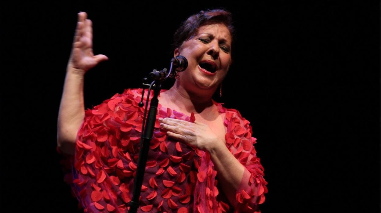 A sus 70 años recién cumplidos, Carmen Linares es considerada una leyenda del flamenco