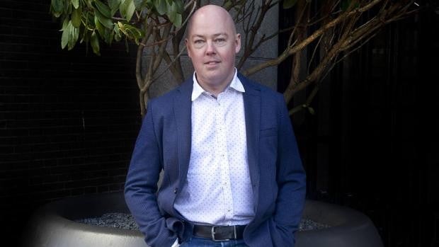 John Boyne: «Tener un comportamiento homófobo es tan inaceptable como el racismo o el antisemitismo»
