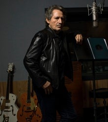 Miguel Ríos: «He hecho lo único que le faltaba a mi carrera, que era componer un disco entero»