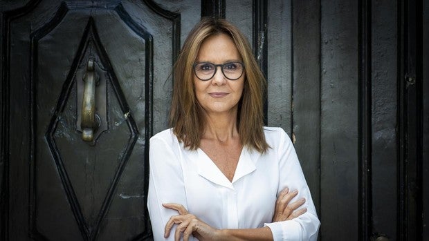 María Dueñas: «Hay quien se niega a leerte porque vendes»