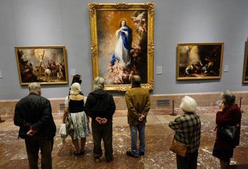 Visitando la sala de Murillo: admiran una 'Inmaculada Concepción'
