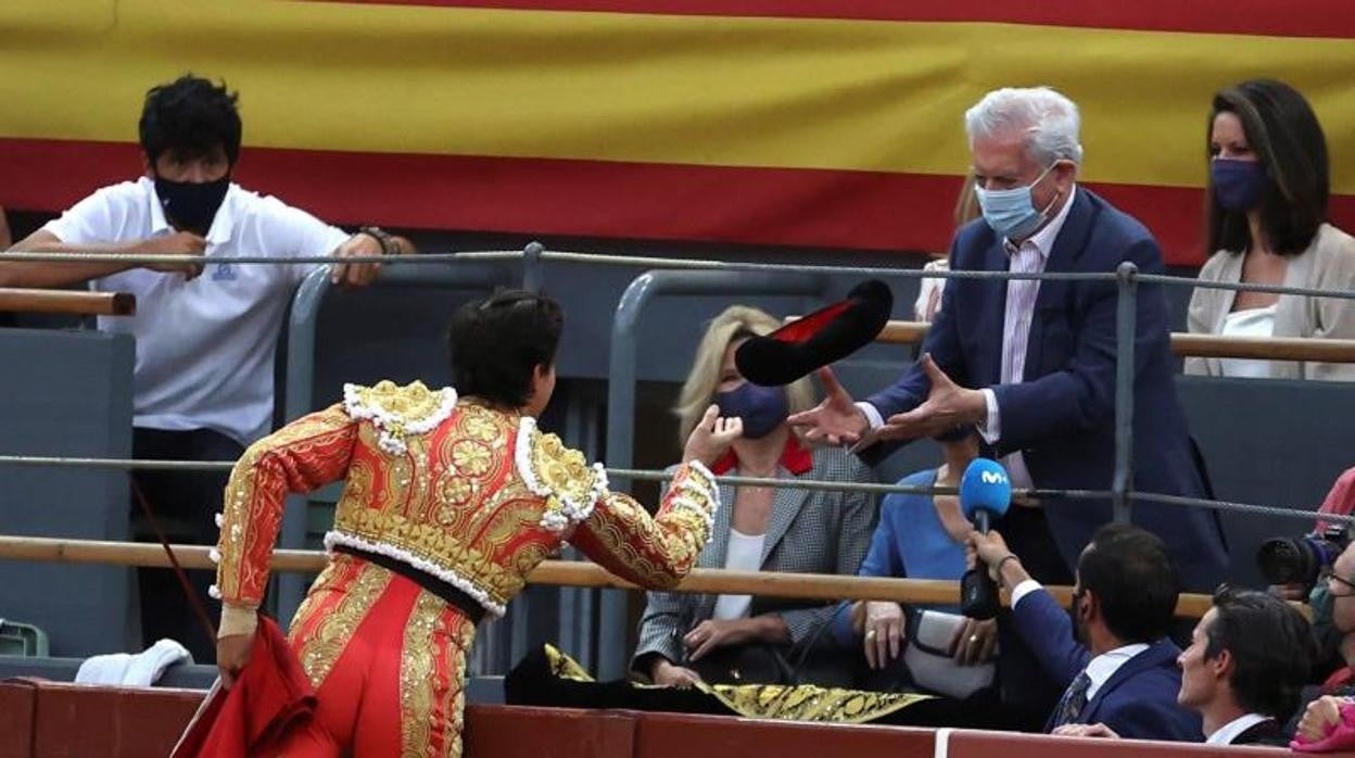 Brindis de Roca Rey a Vargas Llosa