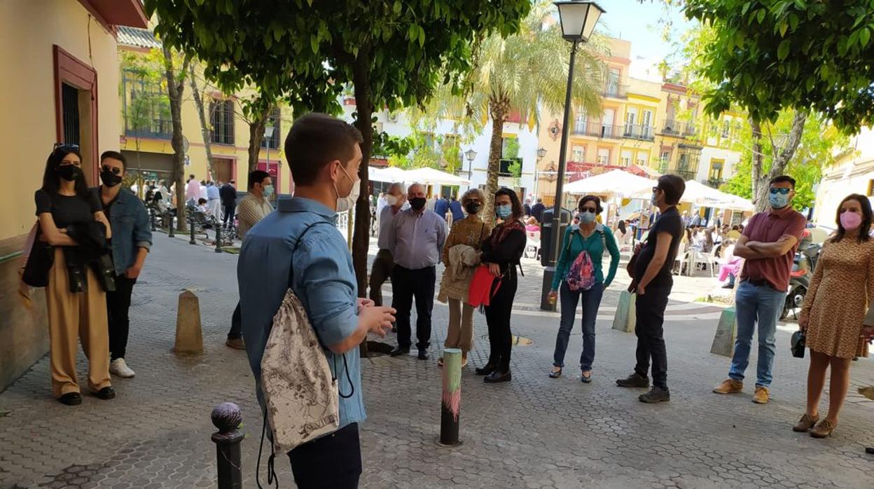 Imagen de un momento de las rutas guiadas de Ispavilia por la ciudad de Sevilla