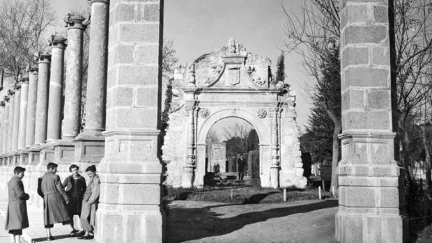 Descubren una columna del desaparecido convento de los Jerónimos de Zamora en una tienda de ropa