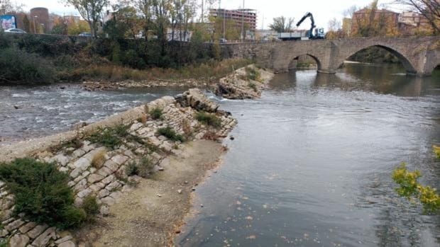 Alertan sobre el riesgo de derrumbe de una presa del siglo XIII en Navarra