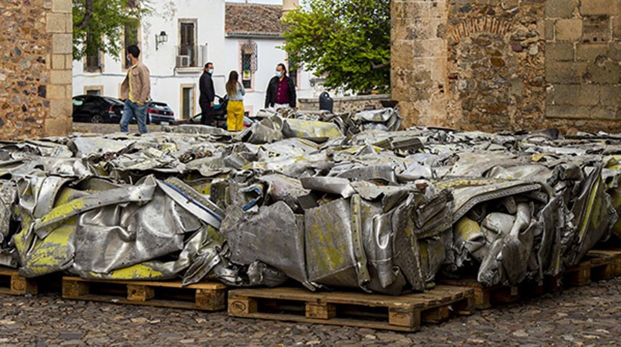 'Síndrome del Guernica' en la la Plaza de las Veletas con motivo del evento cultural Cáceres Abierto