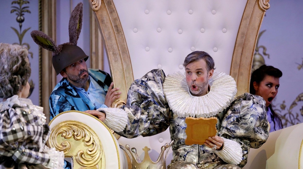 Enrique Ferrer, durante el ensayo general de 'El rey que rabió'