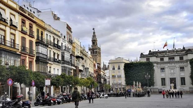 Leyendas para refrescar las noches de verano en Sevilla
