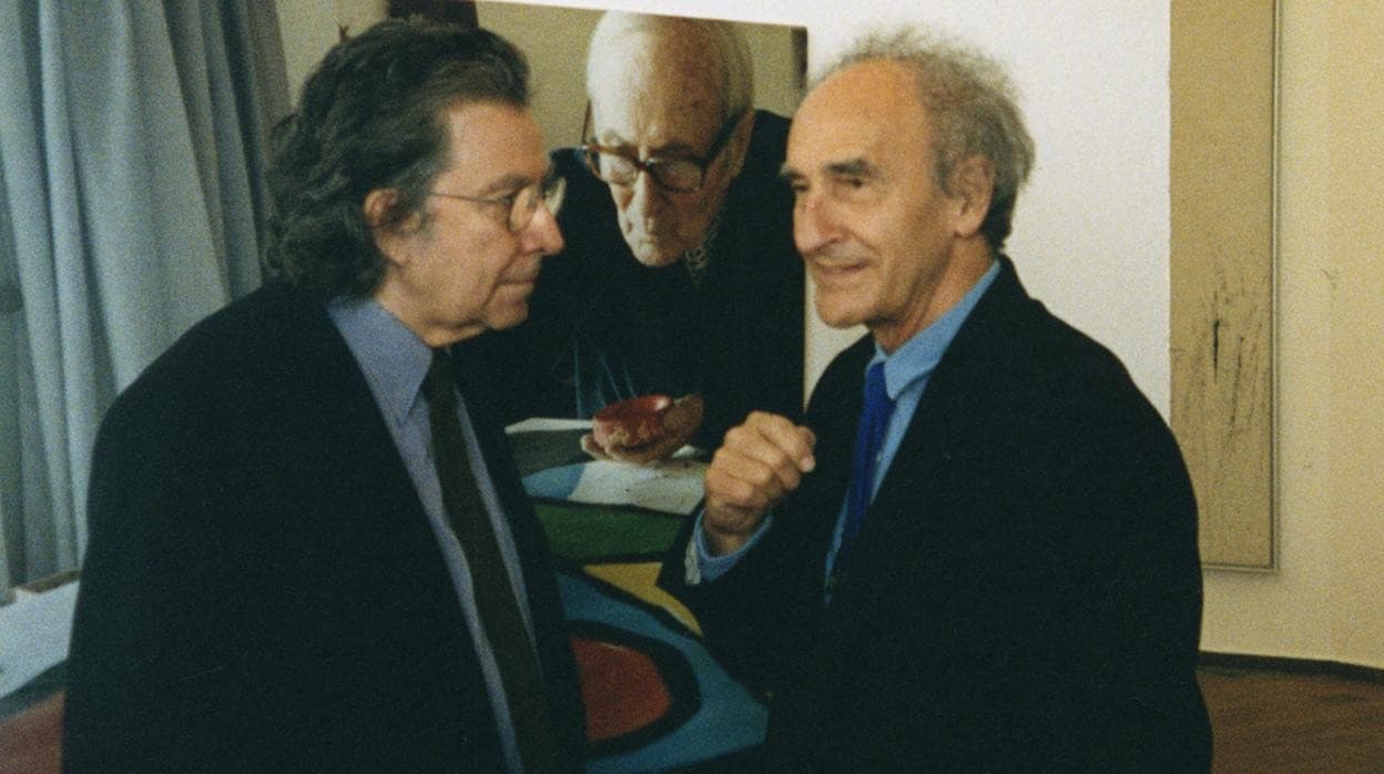 Eduardo Chillida junto a Antoni Tàpies en una exposición de Miró en Barcelona (1997)