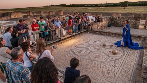 La Consejería de Cultura recupera las visitas nocturnas al anfiteatro de Itálica en julio y agosto