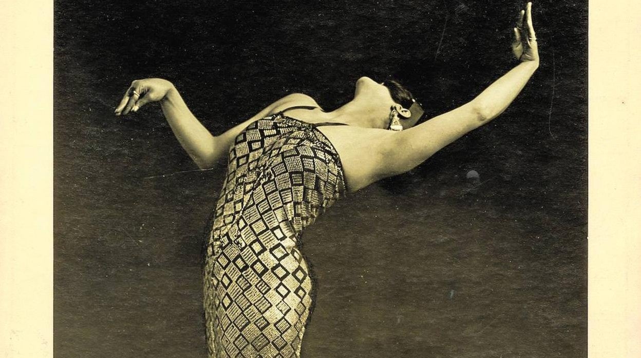 'La danza de la serpiente', fotografía de Tórtola Valencia