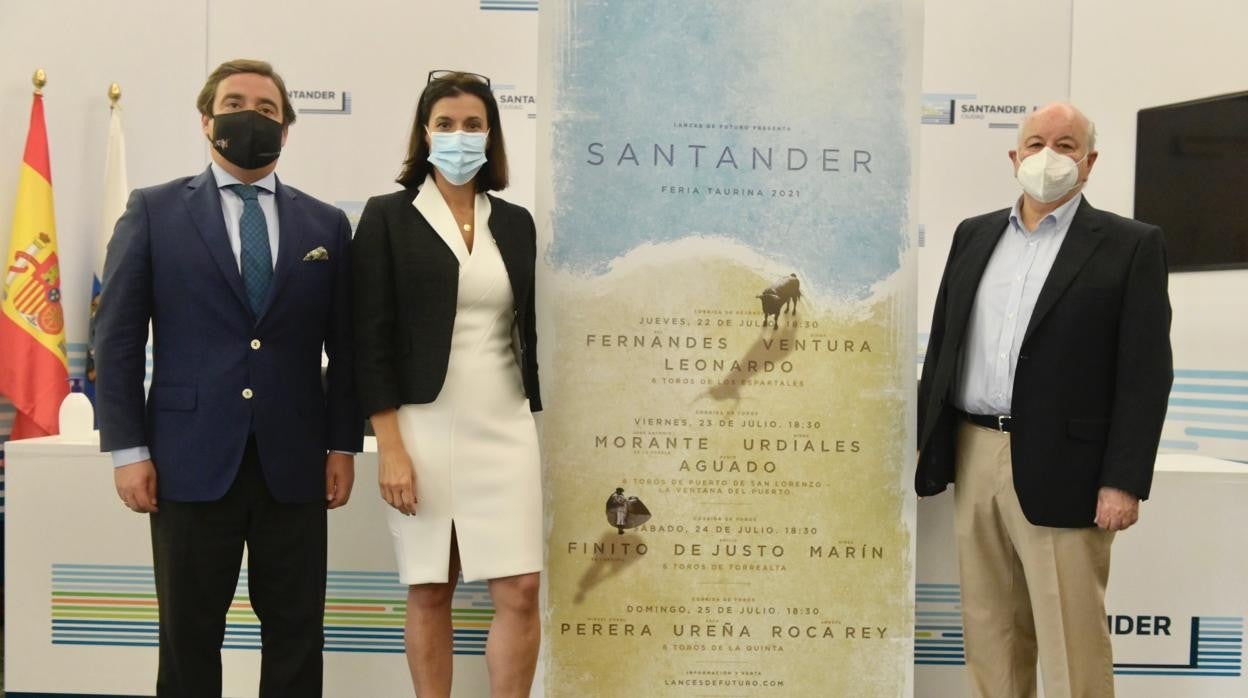 Gema Igual, con José María Garzón e Indalecio Sobrino, en la presentación del cartel de Santander