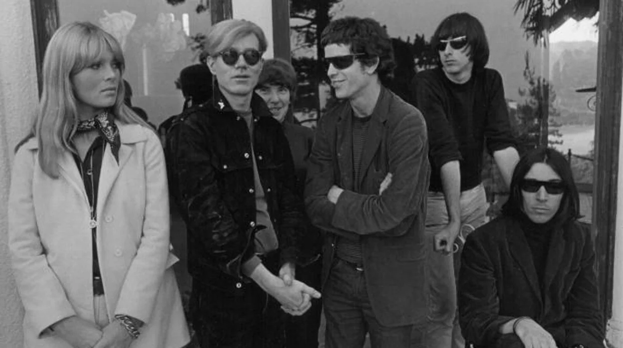Patti Smith y Lou Reed, en una imagen de juventud, la de los tiempos míticos de The Velvet Underground