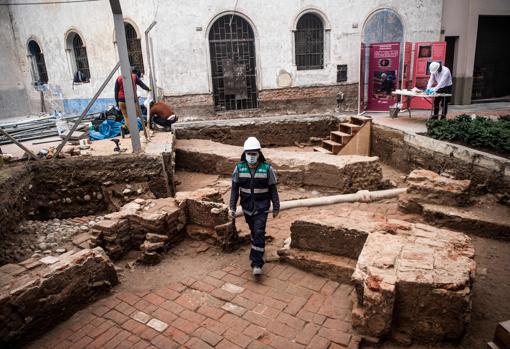 Los restos de la antigua capilla fueron encontrados a un metro de profundidad