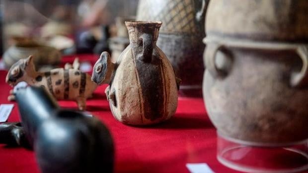 Italia devuelve a Perú dos piezas arqueológicas encontradas en un convento romano