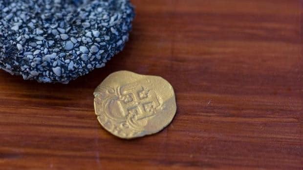 Hallan en Florida una moneda rara de oro en un galeón español del siglo XVII valorada en más de 80.000 euros