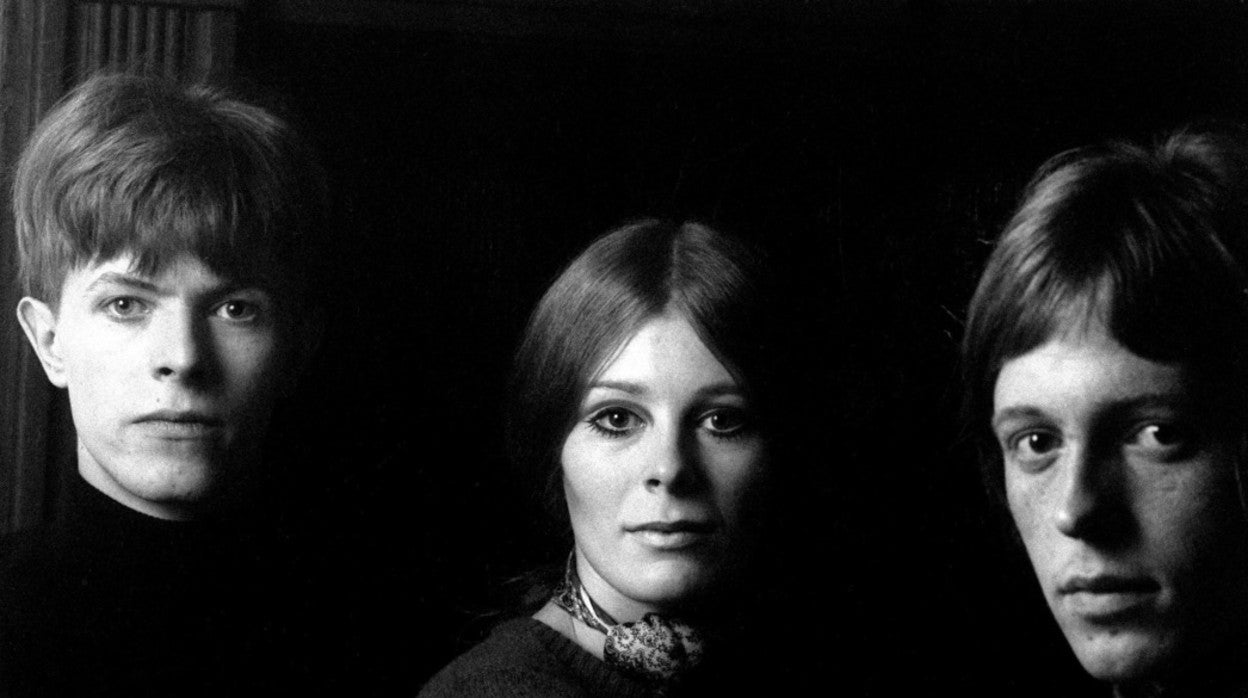 Hutchinson (derecha), junto a Bowie y Hermione Farthungale